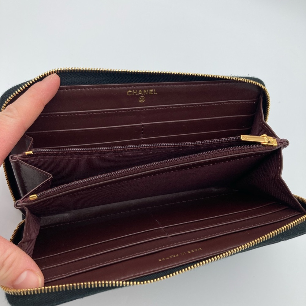 CHANEL CC GOLD HARDWARE BLACK QUILTED ZIP AROUND CAVIAR WALLET WITH BOX - Picture 14 of 17